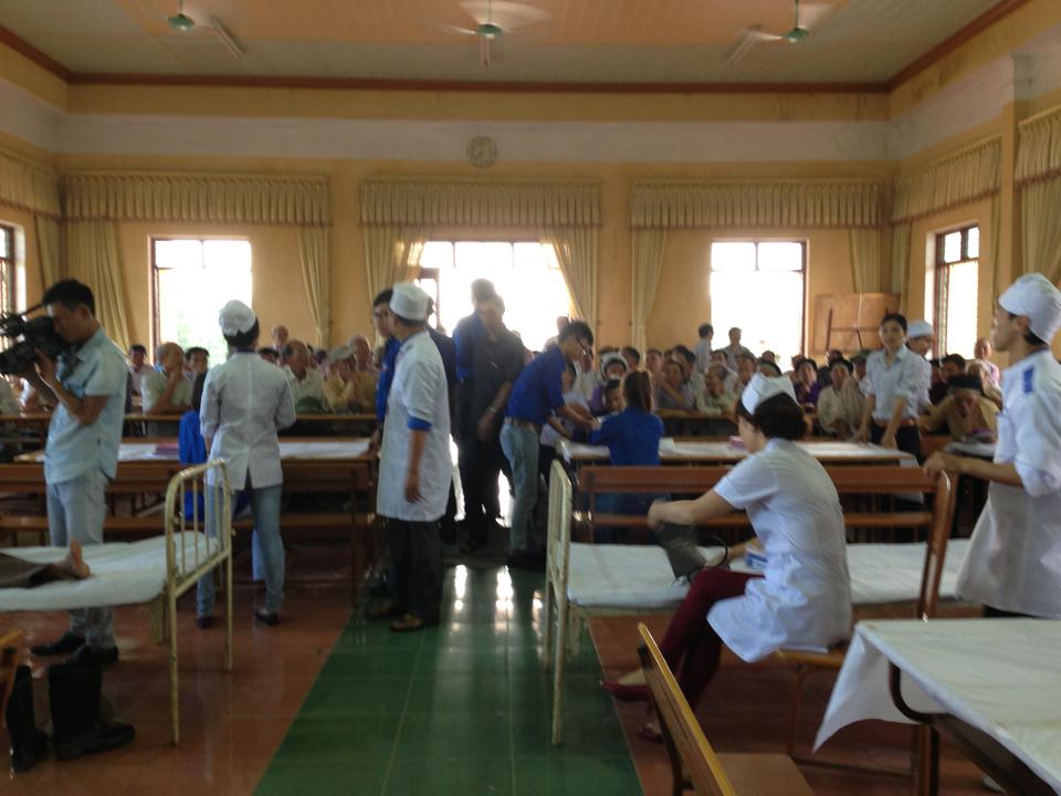 CB-GV-HS Trường TCY TẾ Hải Dương khám tình nguyện tại Thanh Tùng-Thanh Miện